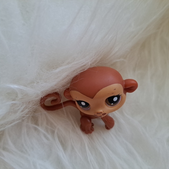 Littlest Pet Shop | Brown cute monkey *paint chipped* - Picture 5 of 11